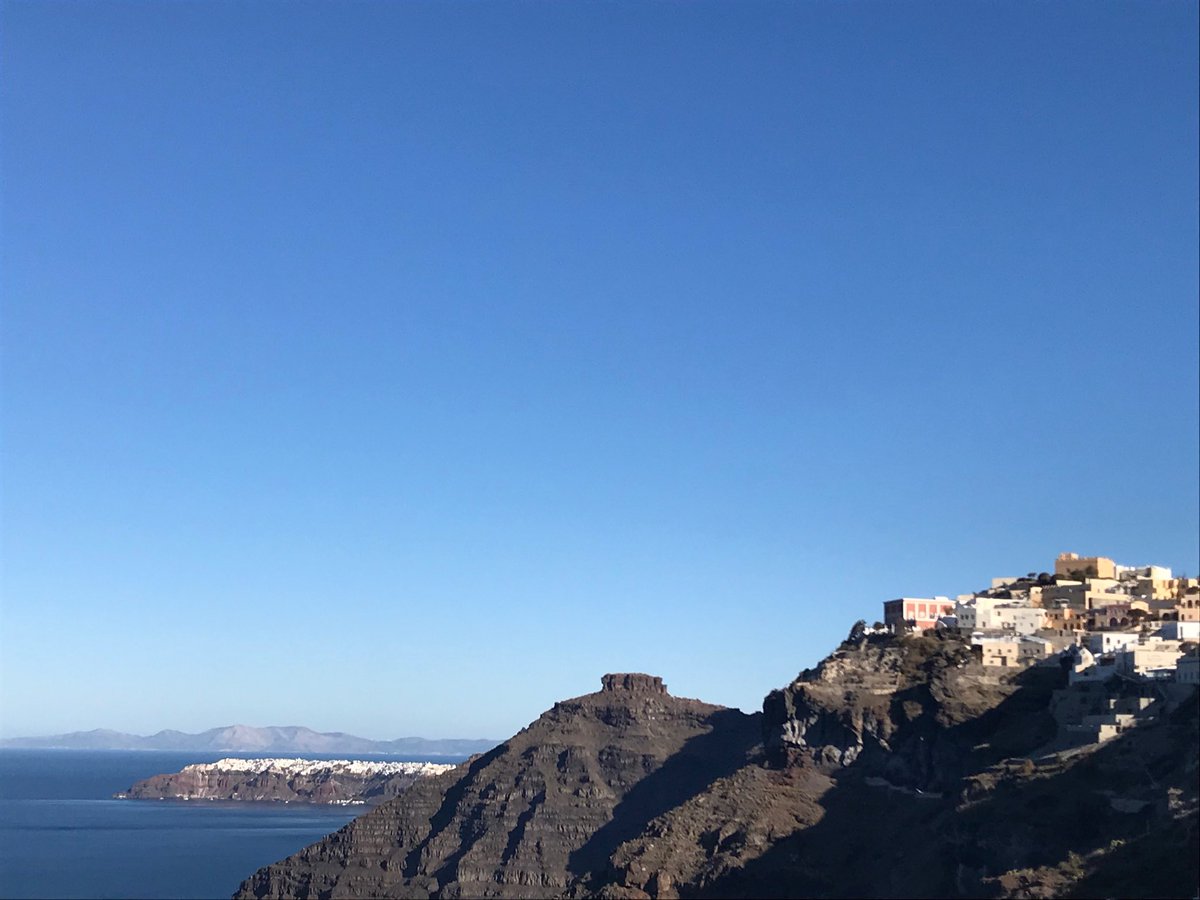 CharaGuide's tweet image. Beautiful Santorini