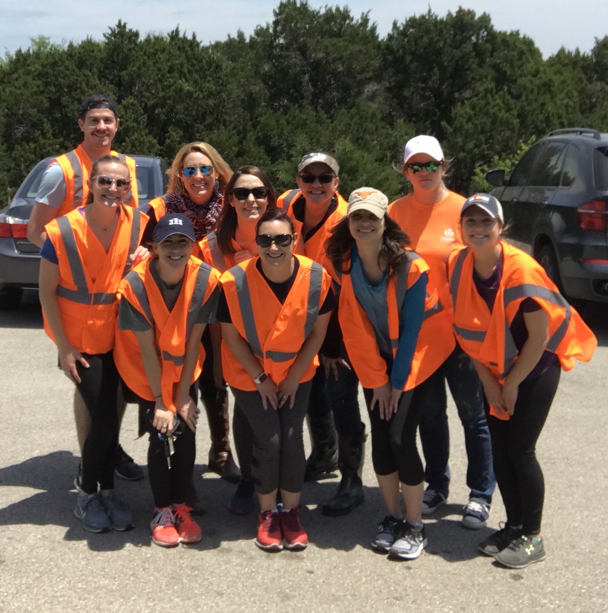 americancampus's tweet photo. In honor of Earth day and our core value #GiveBack, 40 AmCampers spent Friday afternoon removing trash and debris from an area roadway in Austin. While #creatingteamspirit the group collected approximately 30 bags of trash! #amcampusleaders #hamiltonpoolroad https://t.co/KKLxcpbJTK