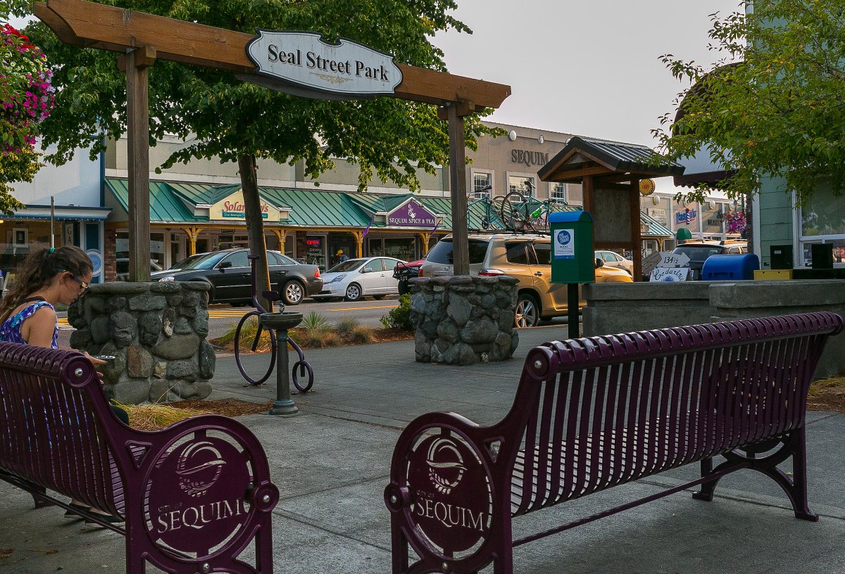 VisitSequim's tweet photo. Thanks to your votes, #Sequim, #Washington is in 1st place in the poll from @USAToday for "Best Small Town Shopping." 

Help us stay in first place and vote twice daily: https://t.co/gDG7t2kby6

Where do you love to shop in Sequim? #VisitSunnySequim https://t.co/nKhboALkT0