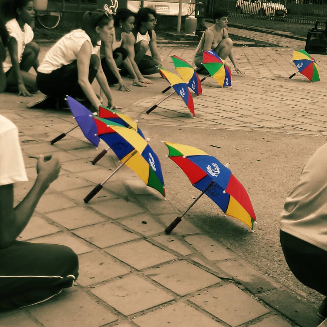 Quem não sabe vai pra aula… Read about my intensive month of popular dance classes in #Recife! <a href="/fulbrightbrasil/">Fulbright Brasil</a> <a href="/FulbrightPrgrm/">The Fulbright Program</a> #fulbright #frevo #cavalomarinho frevo.thekatespanos.com/2018/04/23/que…