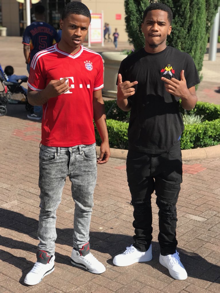 Ygb_Corro's tweet photo. Tha nigga I started this shit with ๐ฏ blood thicka then water nigga ๐คซ #FreeDeon #FreeLilQuick https://t.co/inK7dRVvrn