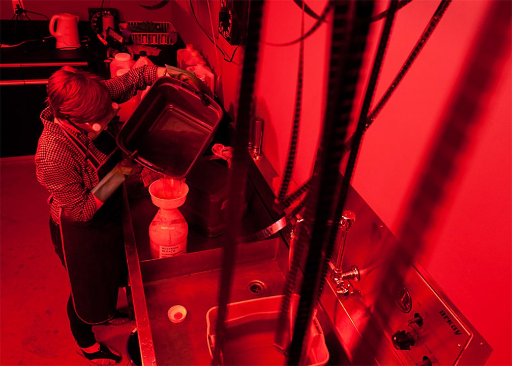 LIFTfilm's tweet photo. SATβOnly 2 spots left in #LIFTwksp HAND PROCESSING COLOUR FILM with @derekbjenkins (of Niagara Custom Lab) on Apr 28 https://t.co/PZdhSMVOjd MUST register by this Friday (Apr 27) before 12pm! #handprocessing #16mm #film #colour #filmmaking #experimental #toronto https://t.co/tKonIAasaL