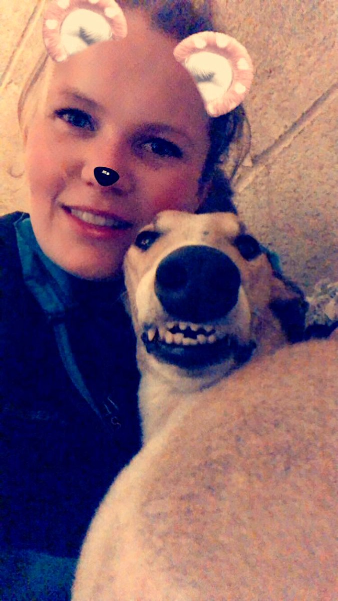 Hanieelp94's tweet image. I swear she thinks she is human! #mybestfriend #inseparablebond #ilovehersomuch #shelovestorace #Deli #DrahbegDelish 🐶❤️