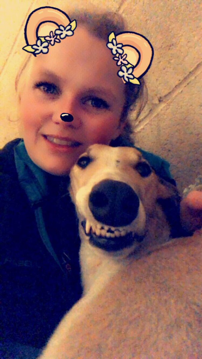 Hanieelp94's tweet image. I swear she thinks she is human! #mybestfriend #inseparablebond #ilovehersomuch #shelovestorace #Deli #DrahbegDelish 🐶❤️