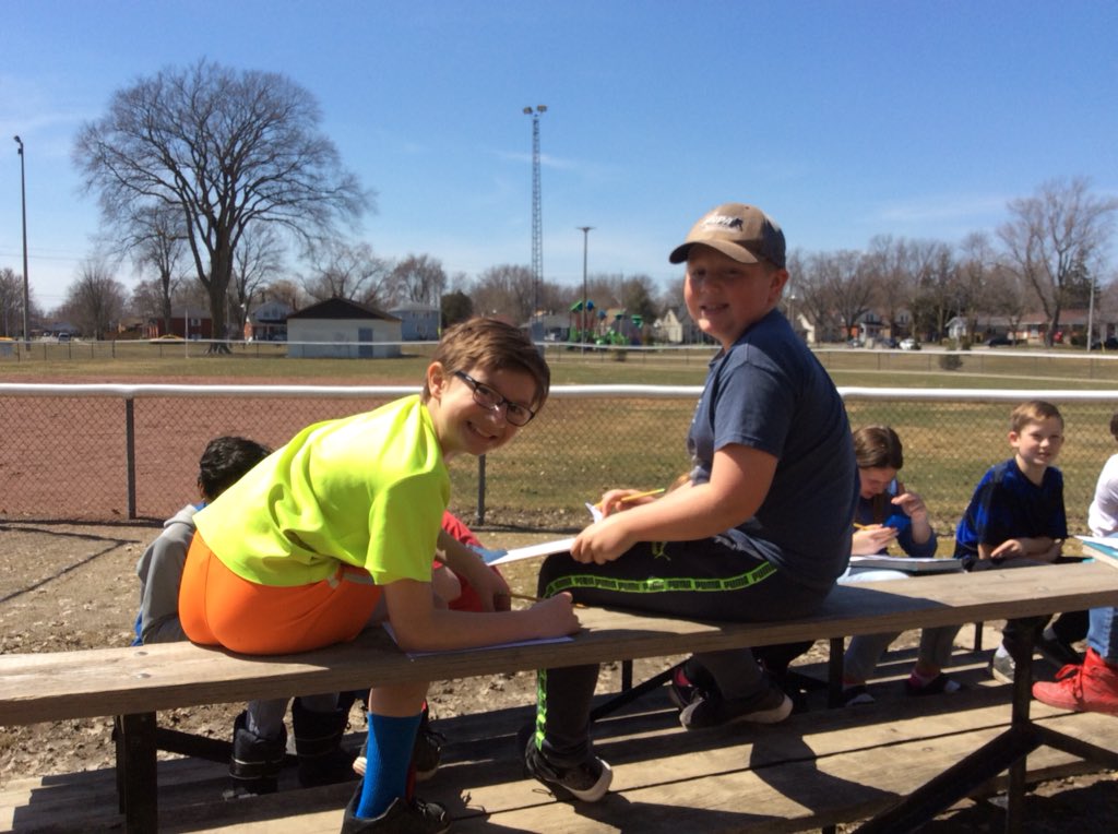 clarke6AHPS's tweet photo. Gorgeous day to take our math outside โ๏ธ#finallyspringweather #sunnydays #freshair https://t.co/iaiddC2IZ2