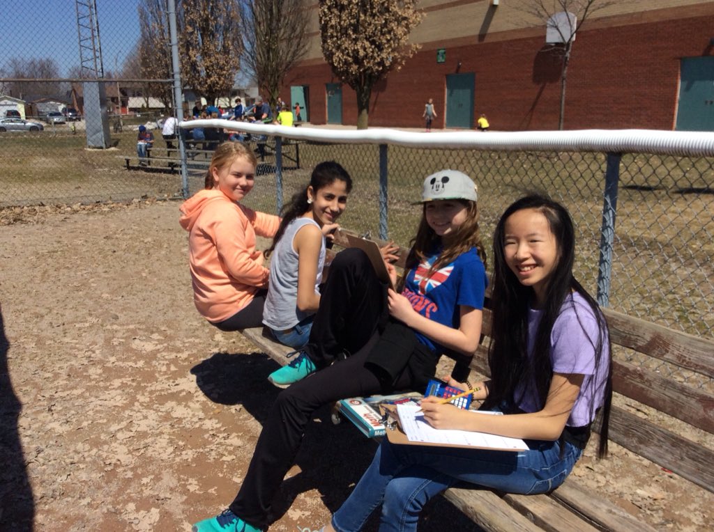 clarke6AHPS's tweet photo. Gorgeous day to take our math outside โ๏ธ#finallyspringweather #sunnydays #freshair https://t.co/iaiddC2IZ2