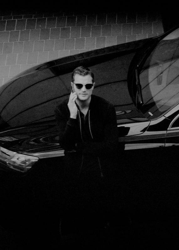 bestofifty's tweet photo. “Mrs. Grey, it’s your boss’s boss’s boss.
Look out your window.” https://t.co/6RbznBrQPT