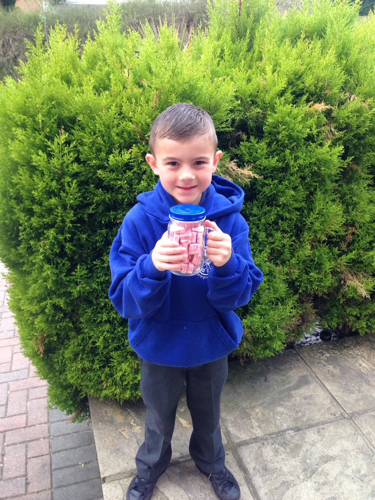 HelenDawes8's tweet photo. @CoedGlas @CoedGlas2023 Guess how many sweets in the jar ? Harry raised £50 for the Grow Your Pound Competition https://t.co/FaWqN2wviX