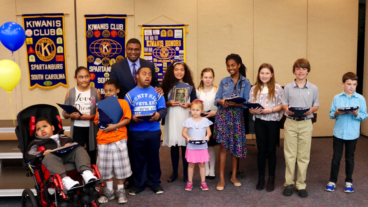 SpartanburgD7's tweet photo. Take a bow Terrifc Kids, you make us proud! 11 students in D7 were honored today for their good character and citizenship during the Kiwanis Club’s 29th annual Terrific Kid of the Year luncheon. We pay tribute to them, their families and guidance counselors. @RwbookerRussell https://t.co/eUvTLHq4E2