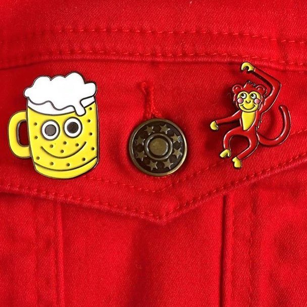 hellohelloDODO's tweet image. These guys are also HALF PRICE just £3.50 reduced to clear 😎🍺🐒 Grab a beer or a monkey (or both!) before they’re gone forever! ❤️
.
.
.
#hellododo #pinsale #pinstagram #pingamestrong #etsyuk #incolourfulcompany #beer #pingame #makersgonnamake #my… ift.tt/2qTiIgn