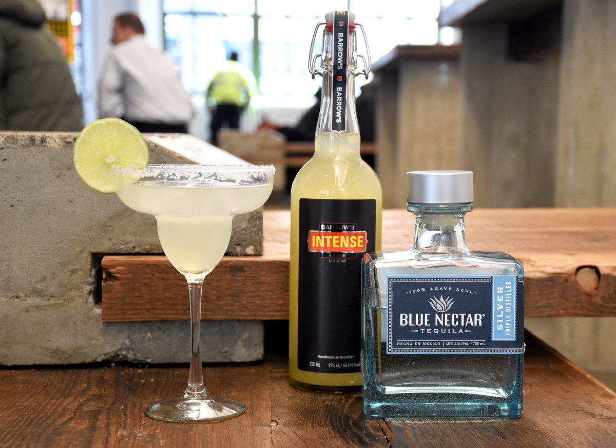 barrowsintense's tweet photo. Complex, vegetal, and herbaceous, it stands up to the spice of Barrow’s Intense, while also contributing notes of black pepper and cinnamon.
Combine 2 parts tequila, 1 part Barrow’s #INTENSEginger, and 1/2 part lime juice. Shake & strain. Garnish with a lime wheel. Cheers! https://t.co/UEheB50aiT