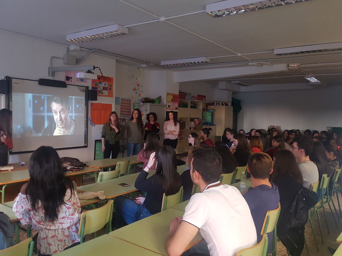 gregorioferva's tweet photo. Recordamos la Jornada "EL VALOR DE LA SOLIDARIDAD" #QuincenaCARAGUAPA trabajando desde el módulo de FOL y Empresa simulada conocimientos y habilidades que suman y actitudes que multiplican.Ha sido una bonita experiencia compartida por diferentes Ciclos del Centro. @Caraguapa_org https://t.co/032rDUBBc2