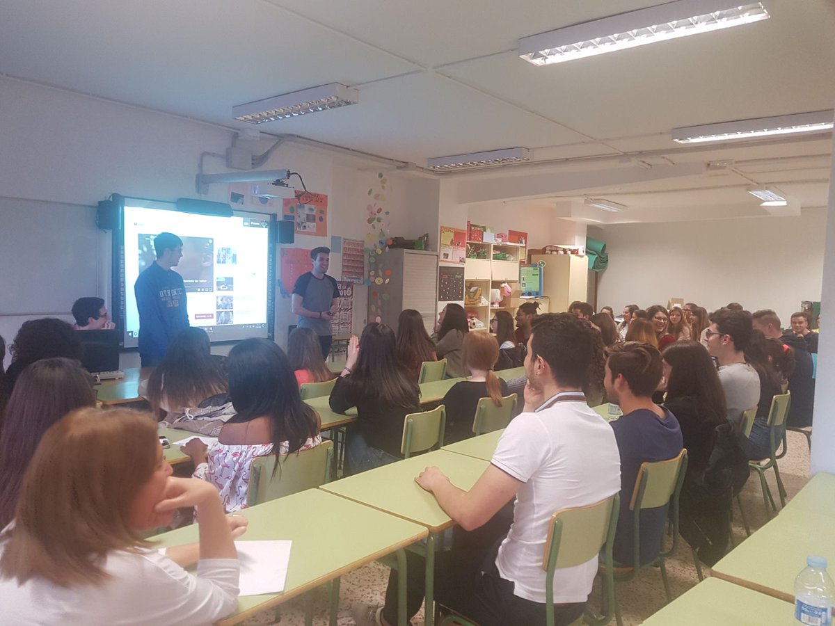 gregorioferva's tweet photo. Recordamos la Jornada "EL VALOR DE LA SOLIDARIDAD" #QuincenaCARAGUAPA trabajando desde el módulo de FOL y Empresa simulada conocimientos y habilidades que suman y actitudes que multiplican.Ha sido una bonita experiencia compartida por diferentes Ciclos del Centro. @Caraguapa_org https://t.co/032rDUBBc2