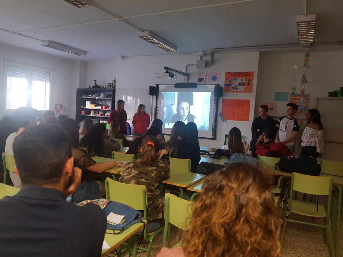 gregorioferva's tweet photo. Recordamos la Jornada "EL VALOR DE LA SOLIDARIDAD" #QuincenaCARAGUAPA trabajando desde el módulo de FOL y Empresa simulada conocimientos y habilidades que suman y actitudes que multiplican.Ha sido una bonita experiencia compartida por diferentes Ciclos del Centro. @Caraguapa_org https://t.co/032rDUBBc2