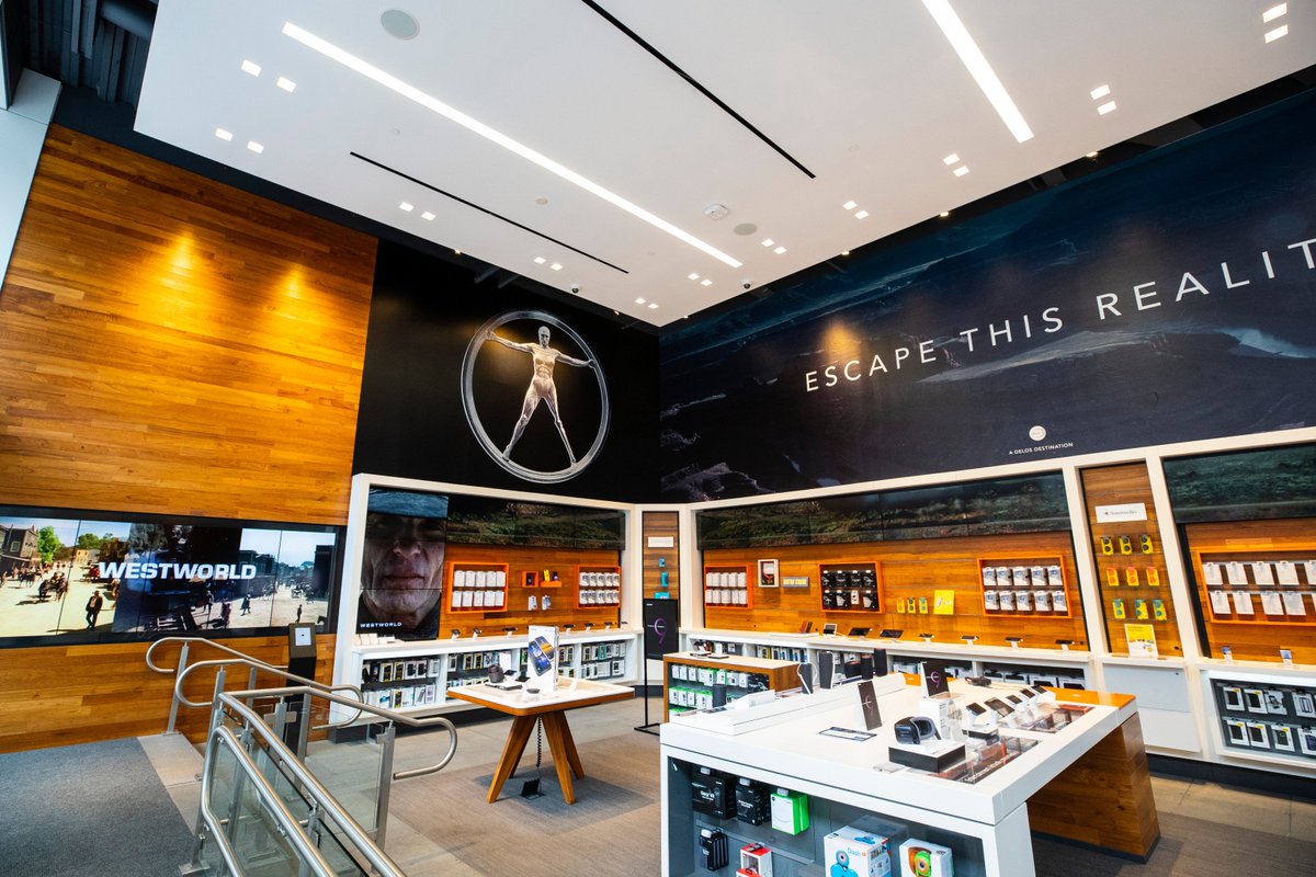 ATTBoylstonST's tweet photo. \W/elcome to our world. A few pictures of the new @WestworldHBO experience at our AT&T Boston Flagship store. #Westworld #yournewrealitything https://t.co/9UvChx4C6P