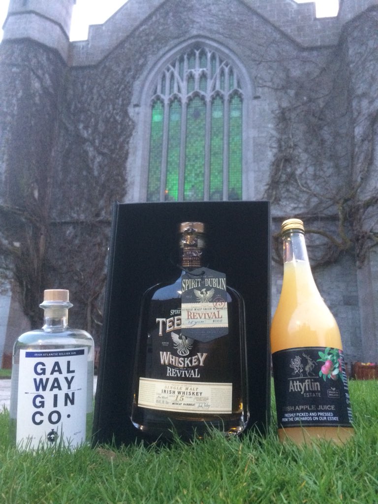 FandBTraining's tweet photo. Some of the wonderful #irish #beverages being served at the @GoodFoodIreland @tourroir #halloffame dinner @TeelingWhiskey @GalwayGinCo @attyflinestate @nuigalway @ShannonCollege https://t.co/PEo68B6zvY