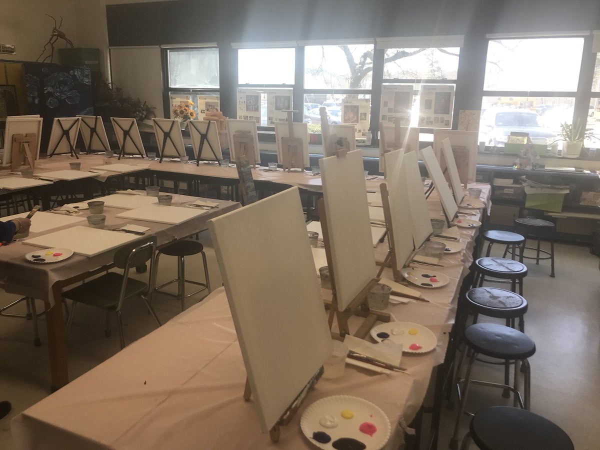 JeniferCarline's tweet photo. Best surprise staff meeting ever! Thank you @HAYSchoolNorton for the most stress free “staff meeting”! https://t.co/HB5PZS3YYn