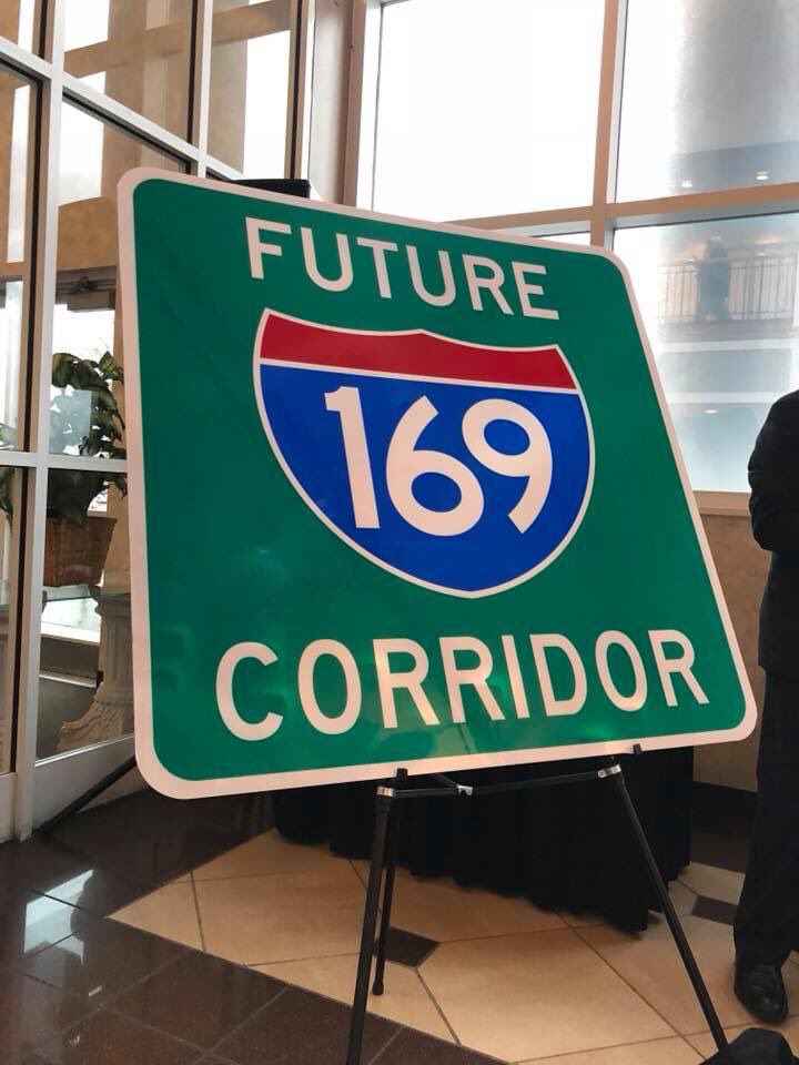 SWKEDC's tweet photo. Great day in Christian County for the unveiling of I-169 and the groundbreaking for the new Holiday Inn Express! #SWKGO https://t.co/nrg4b6X7k6