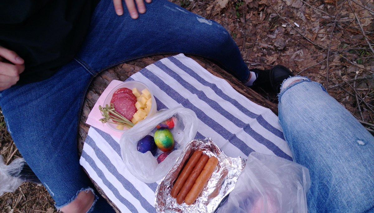 violet___mary's tweet image. Recently, there was a holiday of Easter,we was go for a walk and had a picnic.We will be happy to share with you the moments what will be outside the site.
Follow us, ask questions in private messages, write your comments, it is very important to know your opinion!#OnlyWe😍😘🖤💜
