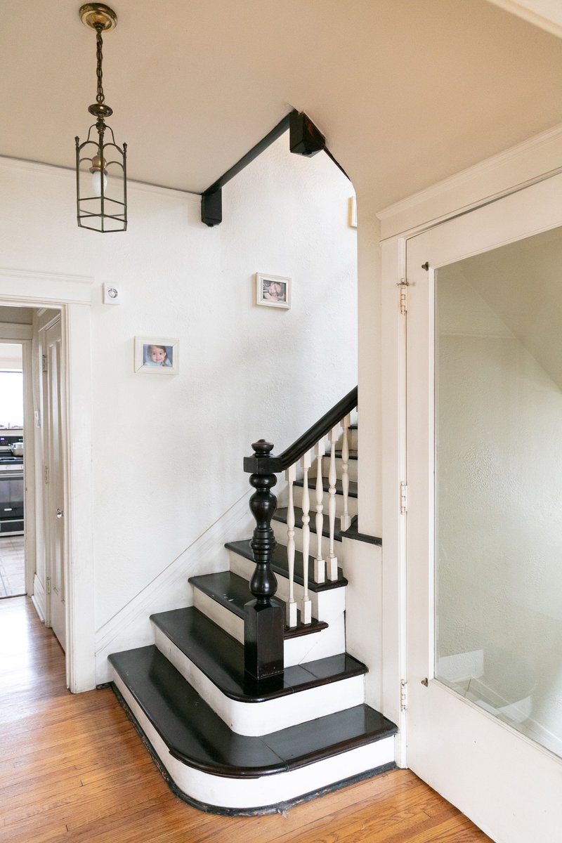 "There’s a lot to like about this four-bedroom stucco home in West Village."

@CurbedDetroit 

#OConnorDetroit #DetroitRealEstate #WestVillage #Detroit

detroit.curbed.com/2018/4/23/1727…