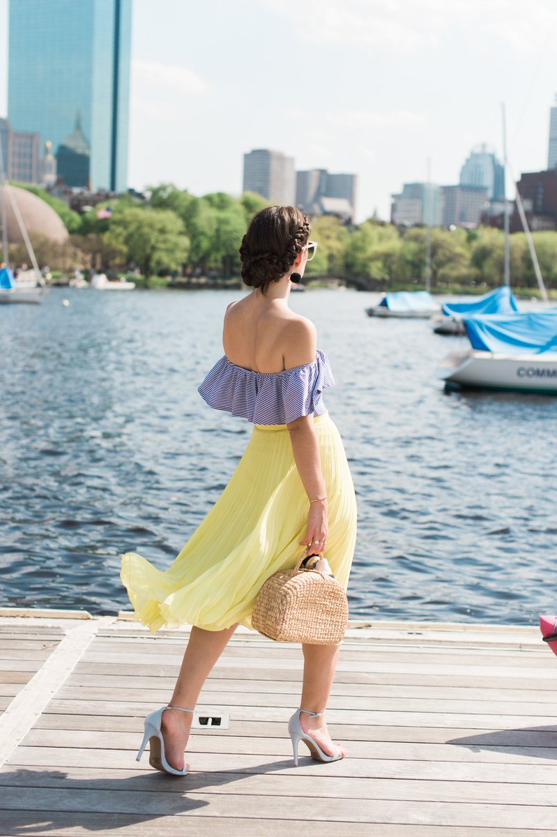 TIL: I'm a TOTAL wimp and Shauna at <a href="/SkinSpaNewYork/">Skin Spa New York</a> (Back Bay) has the patience of a FREAKIN' saint! Weirdly however, I'm STILL looking forward to my next sesh! Have you tried laser hair removal? Any tips for a rookie? #ByeByeRazor