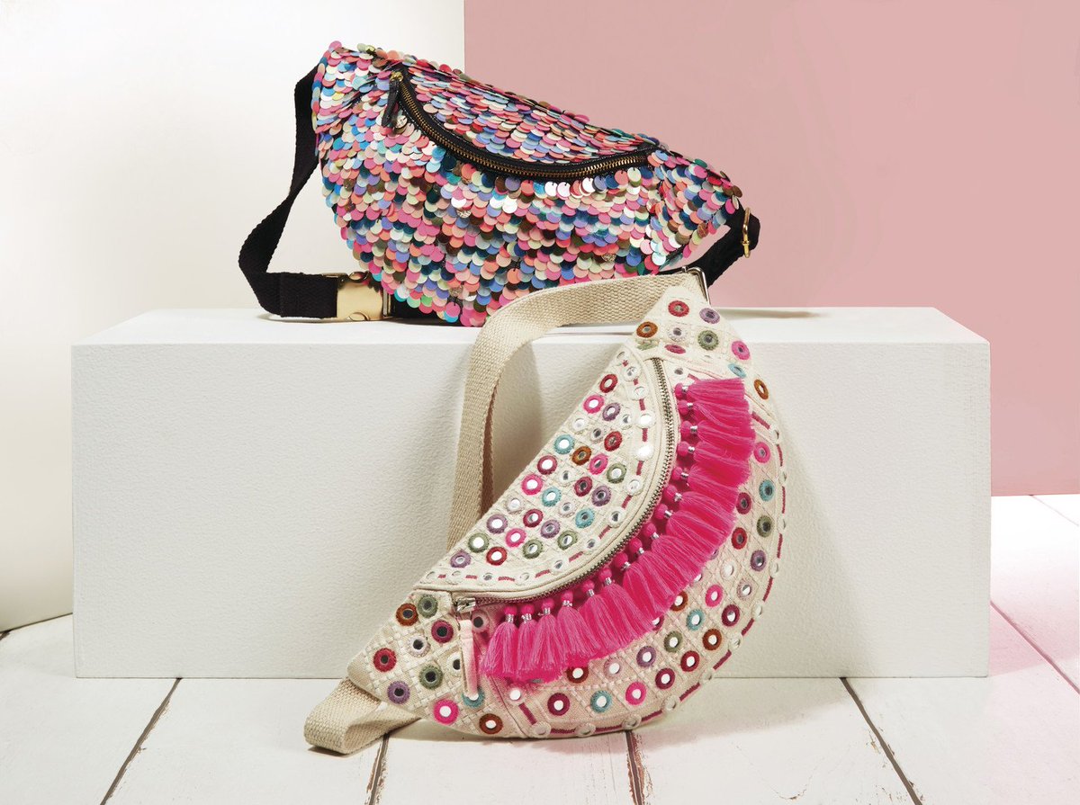 AccessorizeMx's tweet photo. Los modelos más lindos y #trendy de #bumbags están en #Accessorize ✨ https://t.co/Ziua7AjbA6