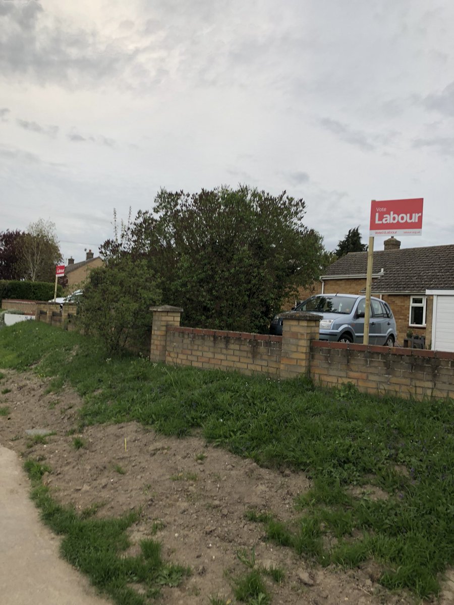 Labour4Fulbourn's tweet photo. 16 @labour_local boards have gone up in #Fulbourn in two days. More shortly for @Labour4Fulbourn in Teversham, Fen Ditton, The Wilbrahams, Quy and the Beechwoods and Foxgloves estates. Some great pictures here showing people proudly displaying their #Labourboards. @rurallabouruk https://t.co/eYjWvekCFA