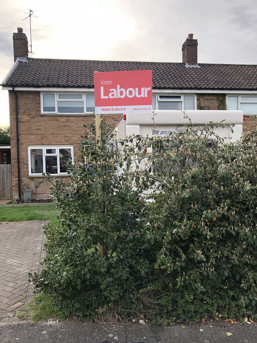 Labour4Fulbourn's tweet photo. 16 @labour_local boards have gone up in #Fulbourn in two days. More shortly for @Labour4Fulbourn in Teversham, Fen Ditton, The Wilbrahams, Quy and the Beechwoods and Foxgloves estates. Some great pictures here showing people proudly displaying their #Labourboards. @rurallabouruk https://t.co/eYjWvekCFA