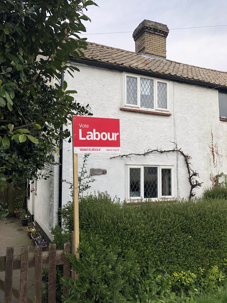Labour4Fulbourn's tweet photo. 16 @labour_local boards have gone up in #Fulbourn in two days. More shortly for @Labour4Fulbourn in Teversham, Fen Ditton, The Wilbrahams, Quy and the Beechwoods and Foxgloves estates. Some great pictures here showing people proudly displaying their #Labourboards. @rurallabouruk https://t.co/eYjWvekCFA