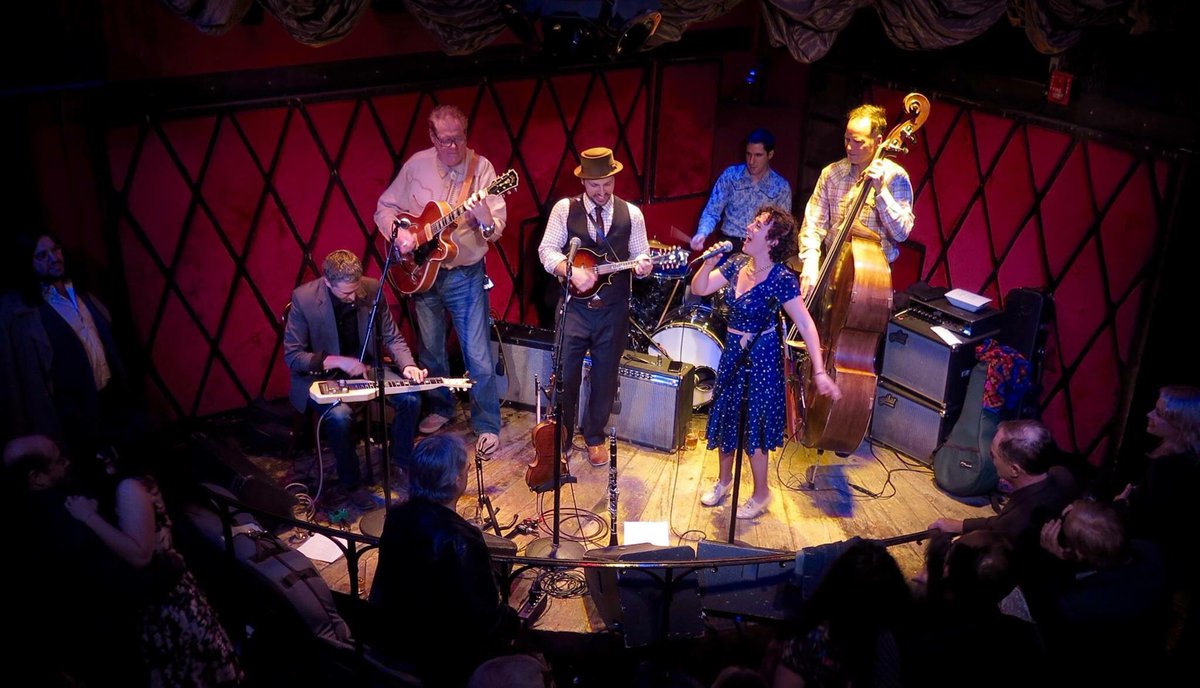 Full A-list band <a href="/barbestweets/">BarbesBrooklyn</a> tonight! 7pm-9pm