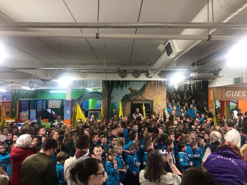 Keeo28th's tweet photo. Over 250 Wallasey Beavers &amp; Cubs about to renew their promises after a fab evening at Bubbles @MerseysideScout https://t.co/XffzpJlig1
