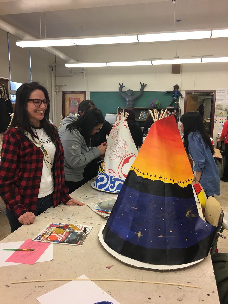 BethUsiskin's tweet photo. Amazing things happening in Ms. Rypp’s art room with Ms. Flattery @KrisiLovely @dmcintyre @WinnipegSD https://t.co/N1b253reiV