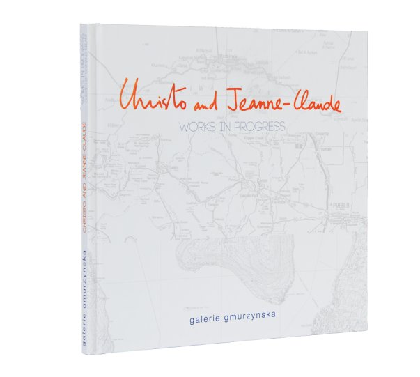 In celebration of #worldbookday, here's one of #Gmurzynska’s past publications, #Christo and Jeanne-Claude: Works In Progress, an illustrated catalogue featuring an interview with renowned curator Germano Celant. Click here for more info: buff.ly/2K9d7uV. @ChristoandJC