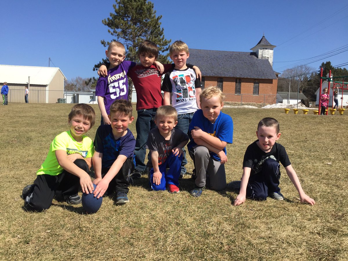 rita_devery's tweet photo. Many Knapp Kindergarten students enjoyed playing football on this beautiful spring afternoon. #SDMA #KnappSchool https://t.co/3x8HSKdg27