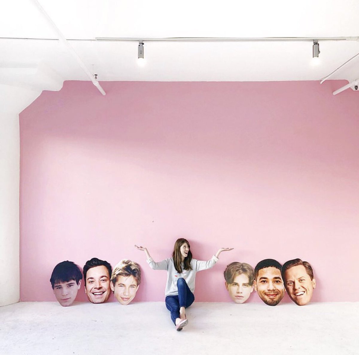 getcrowdsigns's tweet photo. @StudioDIY sure knows how to celebrate #ManCrushMonday, but where’s @JeffMindell?! 🤔🔥💕 Order a BigFace sign of your crush at https://t.co/9433cI8EHY #CrowdSigns #GetBigFaced https://t.co/QaPqCxCa8L