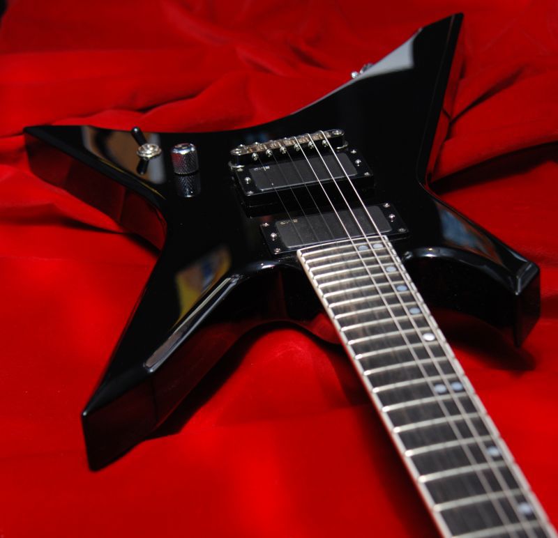 Oldwoodcustom's tweet photo. This is one of Oldwood customshop guitars.
I don`t really love this shape but I think, this one look good!
I was hard to make this DARKMAN inlays on the fretboard, but I think that we made it good :)
Comment if you have anything to say about this guitar.
#customshop https://t.co/mb5APkwsiJ