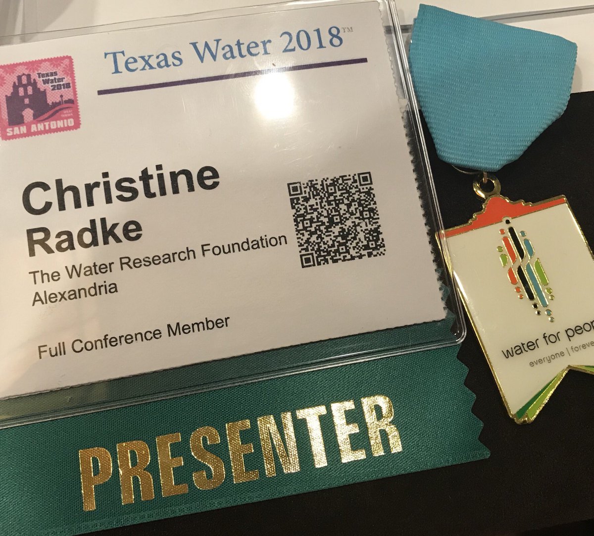 How do I get a @MySAWS toilet medal?! 🚽🏅 Got my @waterforpeople medal. 😁 And would my #txwater18 badge count as a medal for #SanAntonioFiesta? 🤔 @txawwa @WaterEnvAssnTX