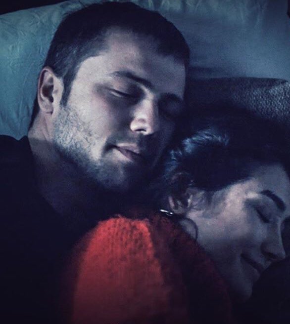 pasaninkelebegi's tweet photo. Ne mutlu YavBahciyim diyene 

#AybükePusat #TolgaSarıtaş #YavBah #Söz https://t.co/xt8Md1aJyS