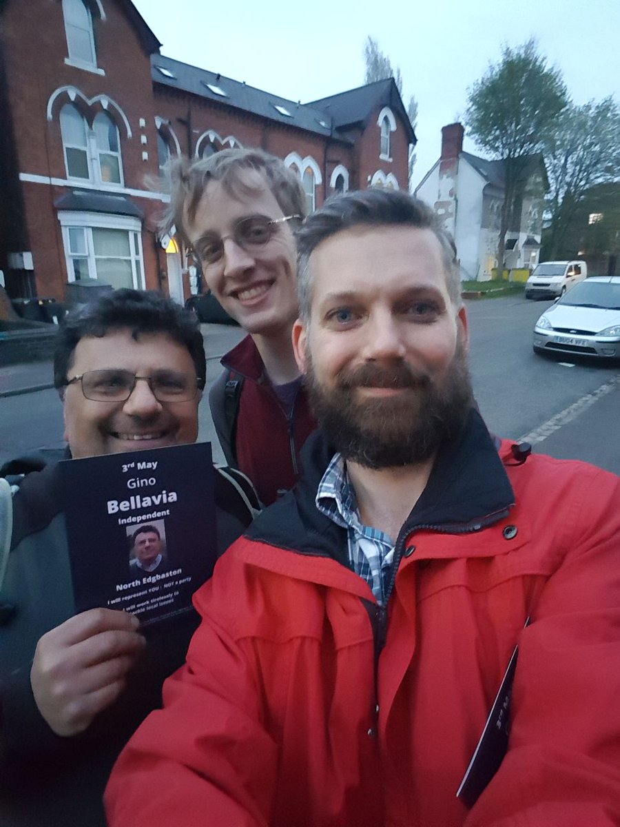 PeoplePowerBrum's tweet photo. A solid night of flyering around North Edgbaston to promote Gino. Thanks for all the legwork team! #VoteGino #LocalElections2018 #PeoplePowerBrum https://t.co/IDULTaiOLy