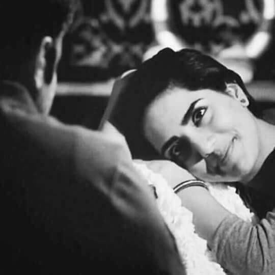 واحد حب مثلك وش يبي ب الحياة
اصلاً انت الحياة .. اللي يقولونها !