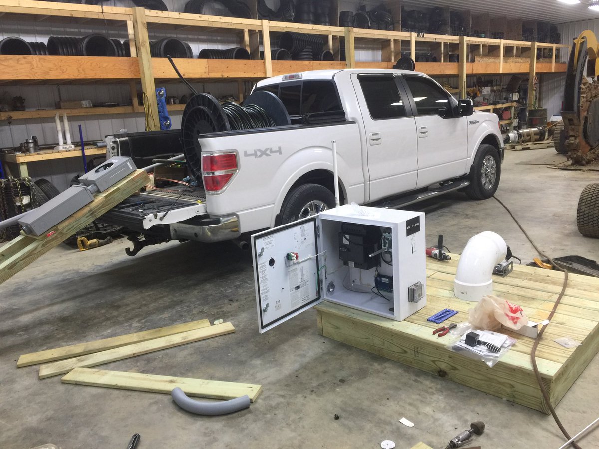 bob2_cfd's tweet photo. Preparing lift station for project with drainage water recycling potential. #TransformingDrainage, #DrainageWaterRecycling, #SubsurfaceIrrigation https://t.co/zloSUZ69xY