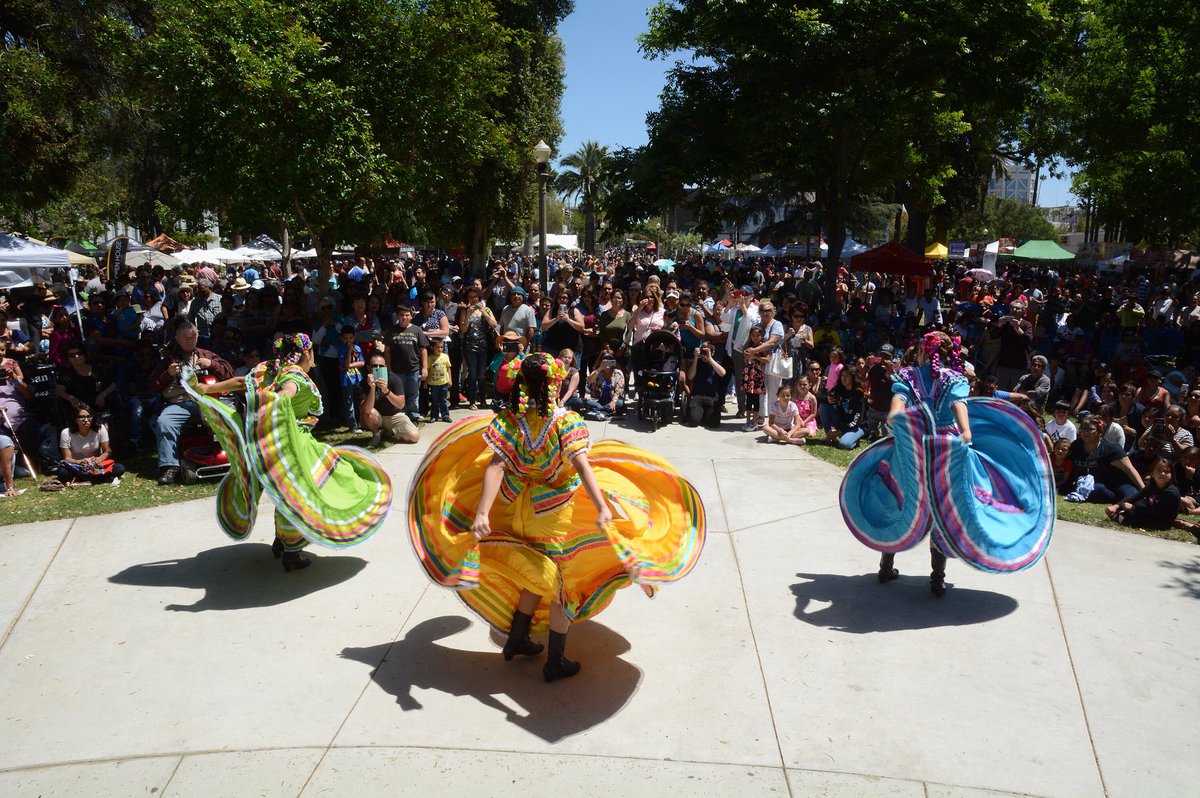 Bail_HotlineCA's tweet photo. Thank you to our local’s in Riverside, California for attending the Trujillo Tamale Festival this past Saturday! 🙌🏼 #Trujillo #Riverside #California #FestivalSeason https://t.co/Bq0rZIFyUN