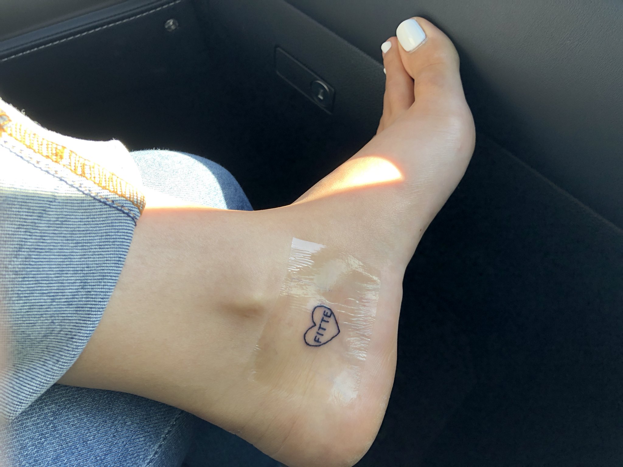 Mia khalifa feet pics