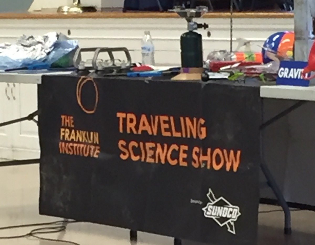 MuhlbergerB's tweet image. Everyone loves #Science ! Today we learned how and why things #Fly . Thanks to @TheFranklin #SASDnext