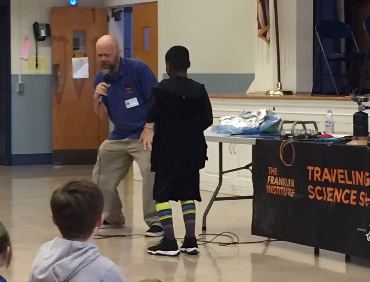 MuhlbergerB's tweet image. Everyone loves #Science ! Today we learned how and why things #Fly . Thanks to @TheFranklin #SASDnext