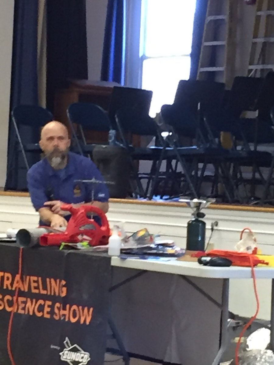 MuhlbergerB's tweet image. Everyone loves #Science ! Today we learned how and why things #Fly . Thanks to @TheFranklin #SASDnext