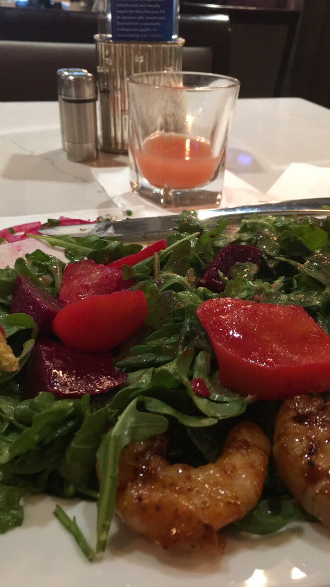 reddcurls's tweet photo. @catcora Can this be airport food? Am I in heaven or #ATL ? #concourseA https://t.co/Upsi6CnYLe