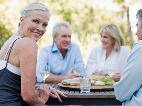 If you're over 50, and thinking of house sharing, here are 5 useful tips  to help get you started. Do share your successful stories with us! It's  #betterlivingtogether #cohabitas bit.ly/5-Tips-Cohabit…
