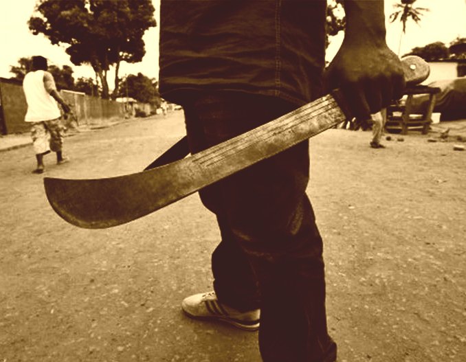 mrP2050's tweet image. #quickstats
Στην Αγγλία που υπάρχουν πολύ αυστηροί νόμοι για την οπλοκατοχή, τα τελευταία 3 χρόνια έχει ..πενταπλασιαστεί ο αριθμός 
επιθέσεων με ματσέτες(!!) (μεγάλες μαχαίρες), 
φτάνοντας το απίστευτο νούμερο ΜΙΑ ΕΠΙΘΕΣΗ ΑΝΑ 90 ΛΕΠΤΑ στην ευρύτερη περιοχή του Λονδινου.
#Greece