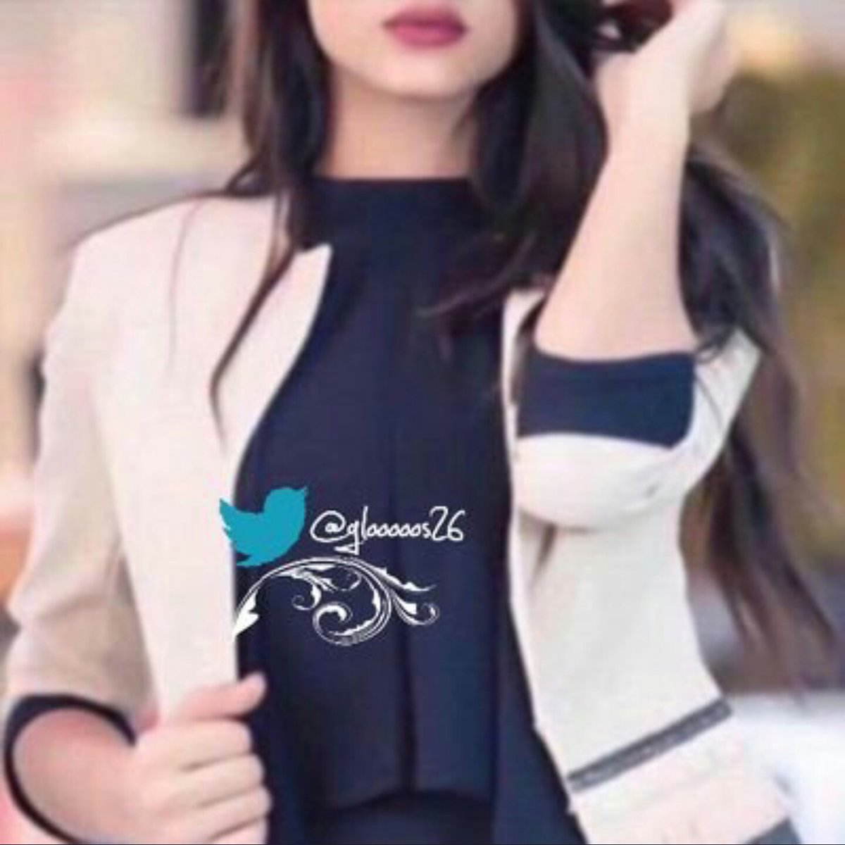 R3OO9's tweet photo. مذهله بـ الحسن مابه اي جديـد
مـن رأهـا فــي مـلامحهـا غـوى
ٓ
ان حكـت غنـى لها عذب القصيد
كـل بسمـة مـن .. شفاياهـا دوى
@glooooos26 
#غلا_الزهراني_ربع_مليون_محب https://t.co/6pxBJMQht2